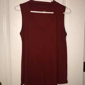 ❤️TOP WITH CUT OUT IN FRONT❤️